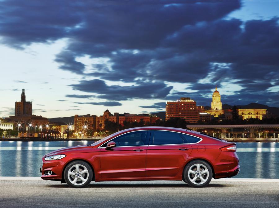  Ford Mondeo Hatchback 2014 года  (UK) (фото 27 из 33)